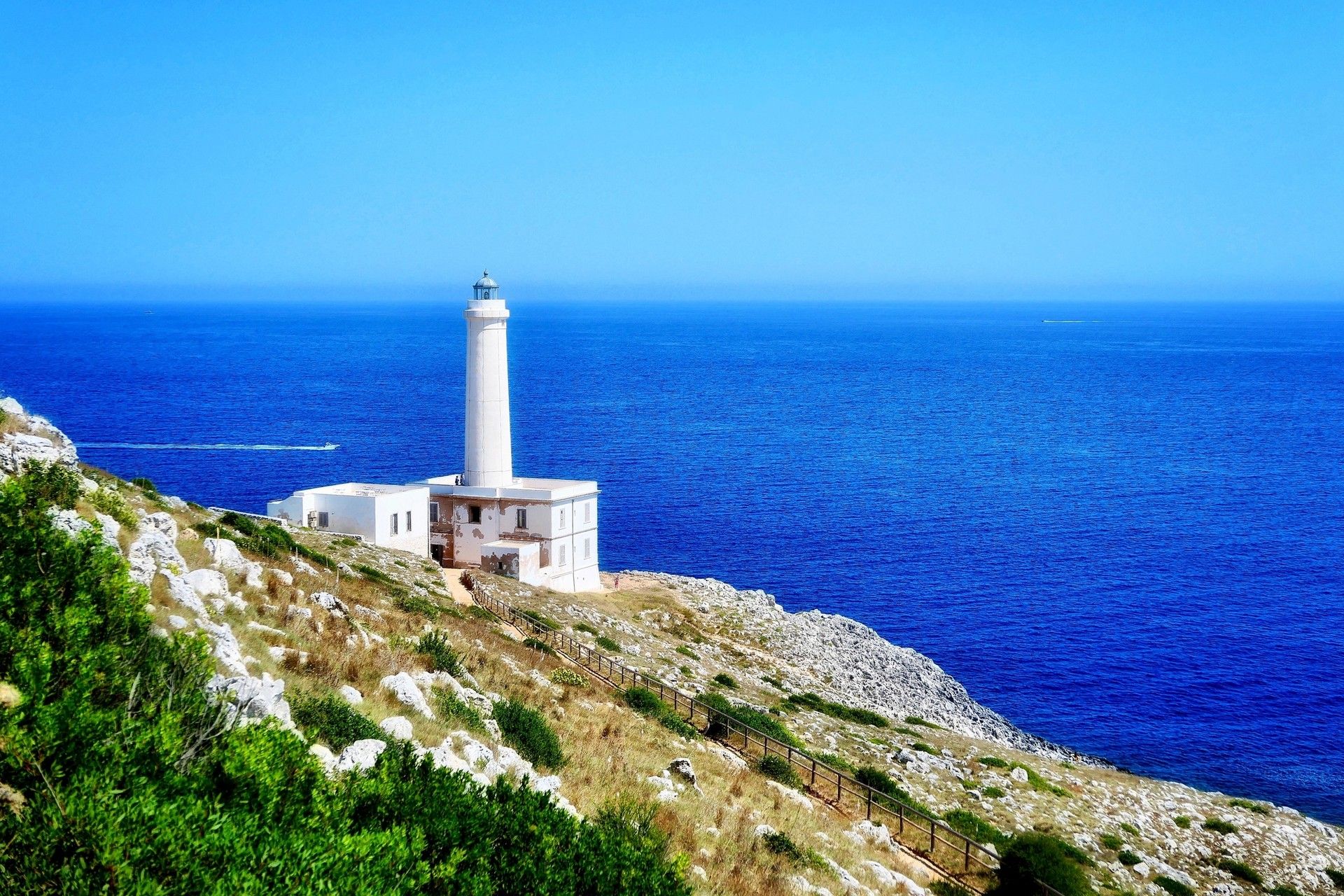 From Magna Graecia to Greece